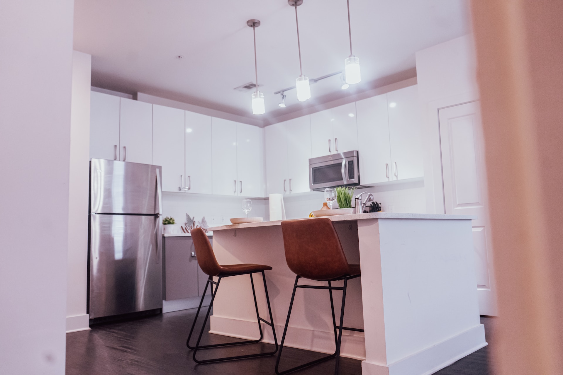 Clean, White Kitchen Cabinets for Your Kitchen Upgrade